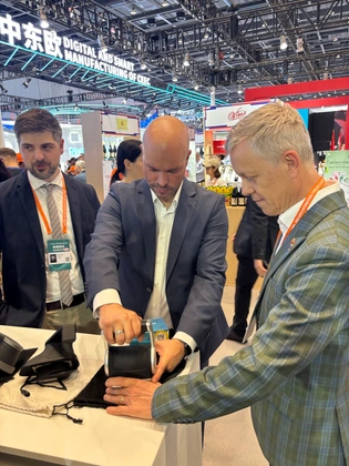 Matevž Frangež visiting the NT Systems booth at the 4th China-CEEC Expo in Ningbo