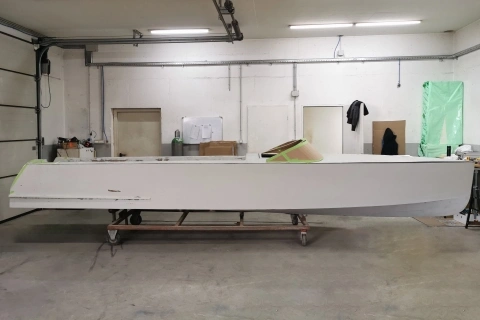 Carbon fiber hull for the NT Systems electric demo vessel